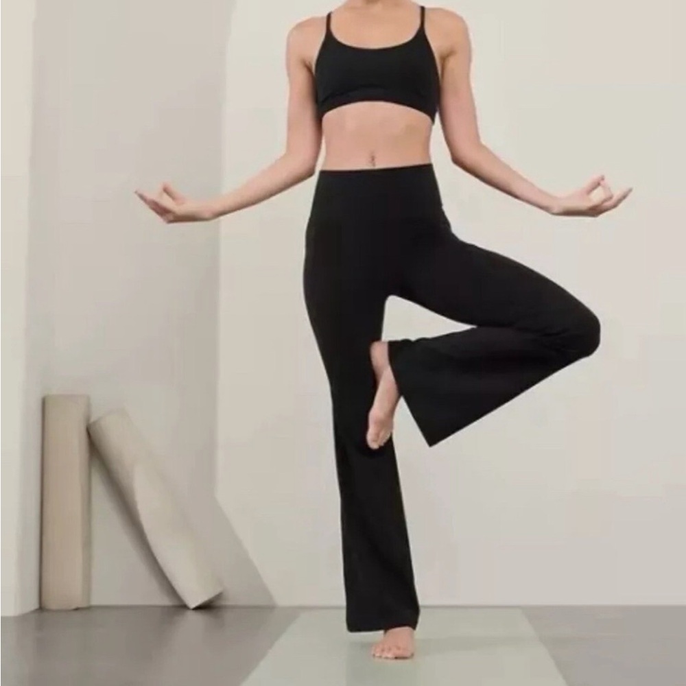 Athleta Salutation Stash Flare Pant xxs black